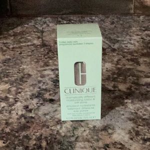 Clinique dramatically different moisturizer